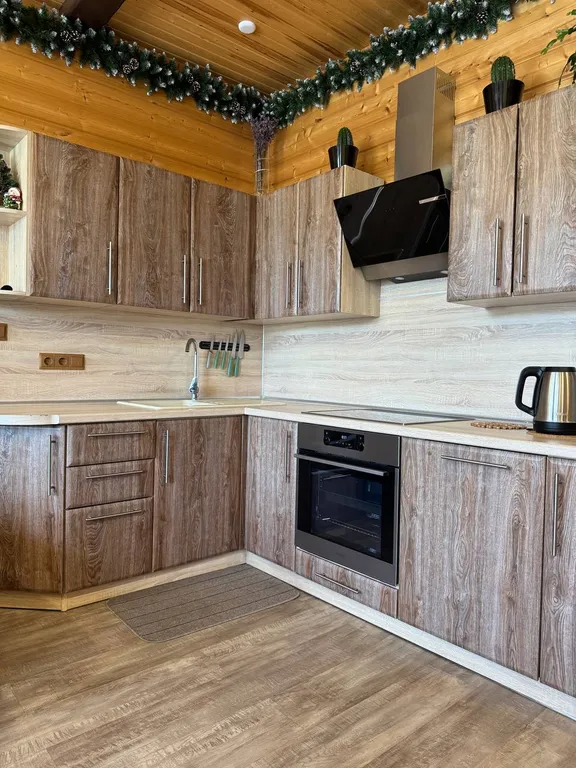 Дом 18-местный, 240 м², Шерегеш — кухня, фото 2