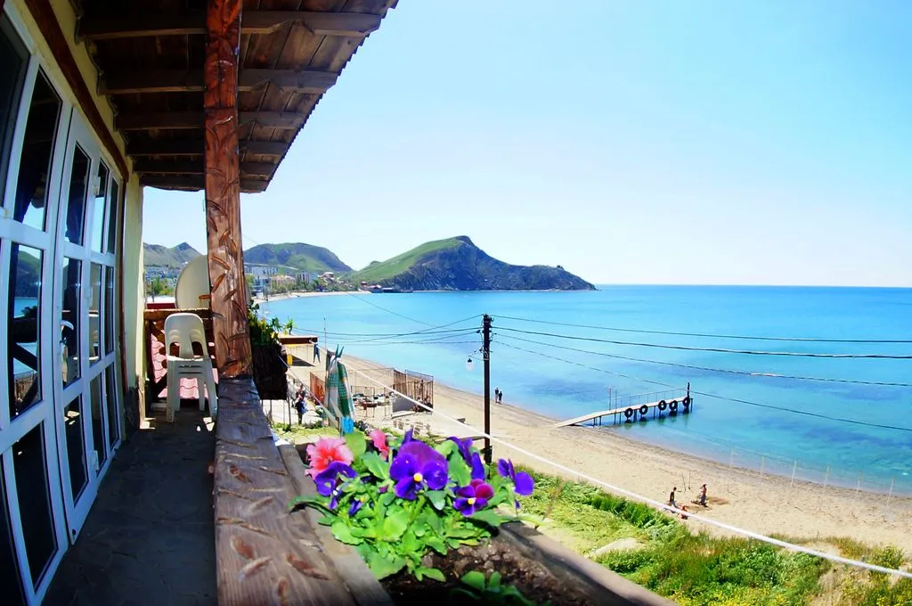 Семейный номер студия с видом на море — Beach Hotel Новая Династия, фото 1 из 5