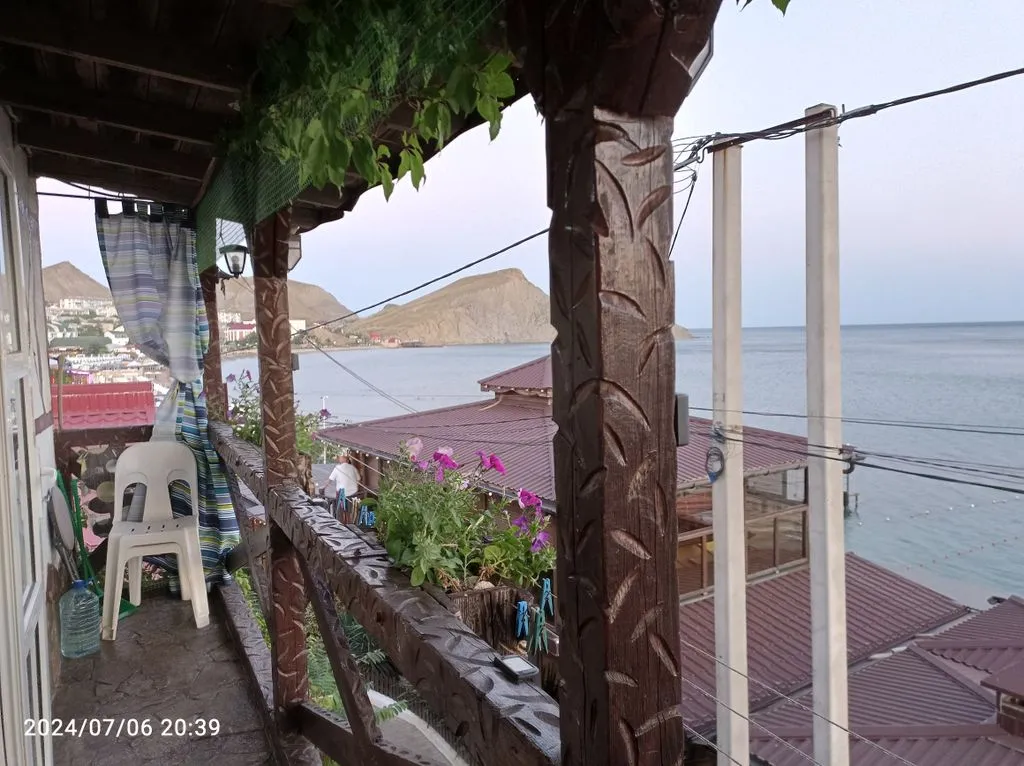 Семейный номер студия с видом на море — Beach Hotel Новая Династия, фото 2 из 5