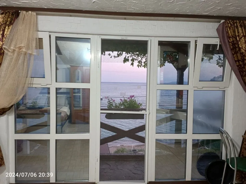 Семейный номер студия с видом на море — Beach Hotel Новая Династия, фото 3 из 5