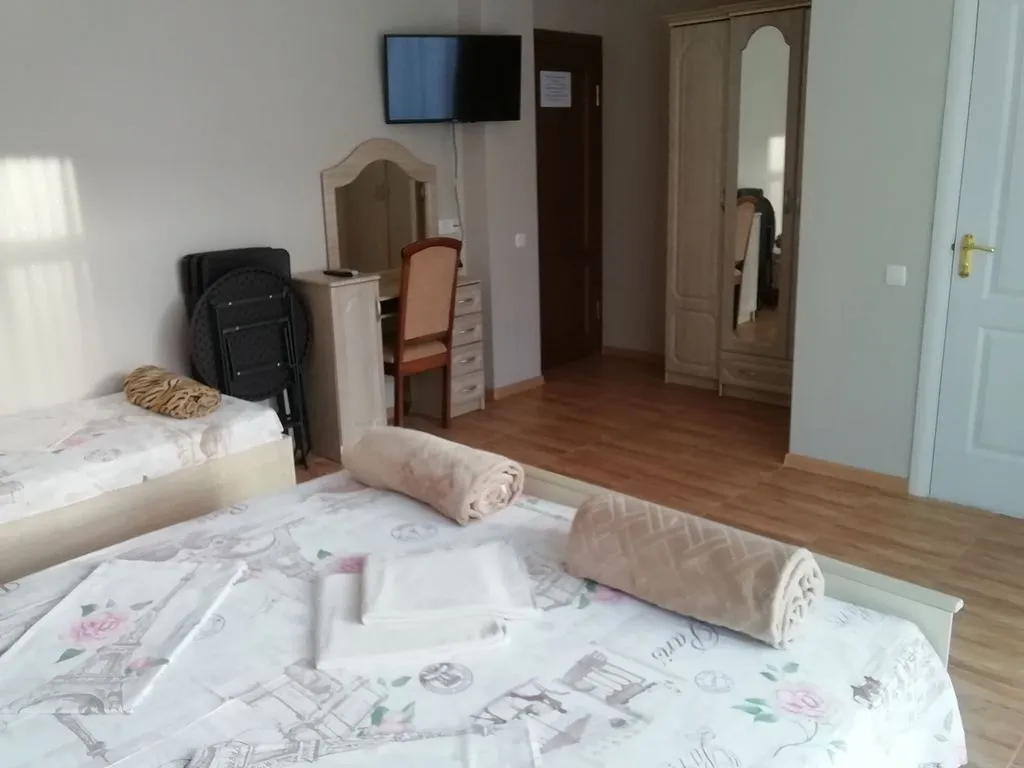 Трёхместный номер c отдельным балконом — Волна, фото 1 из 5