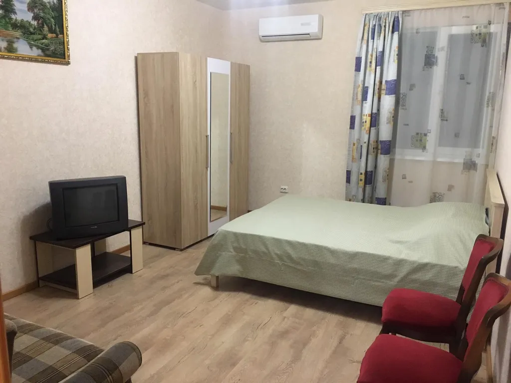 Квартирка с двориком