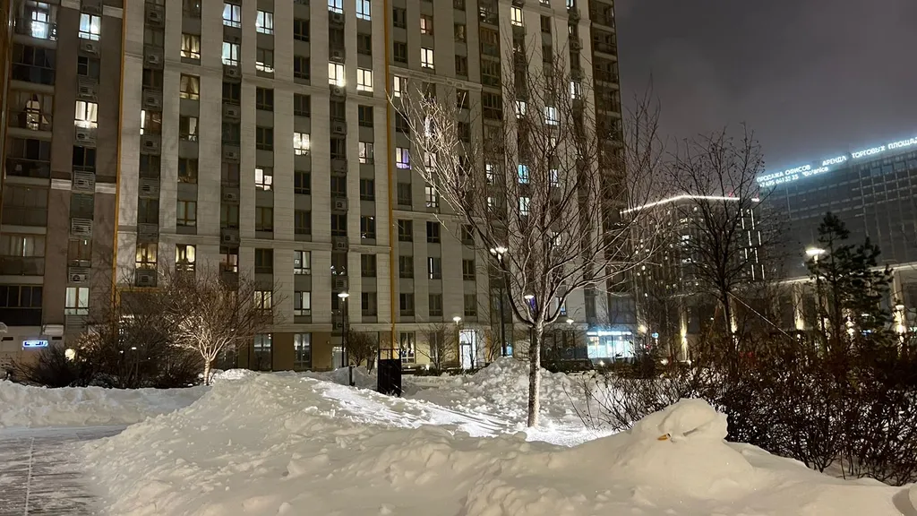 Квартира однокомнатная у метро Ботанический сад, 40 м², Москва — двор, фото 2