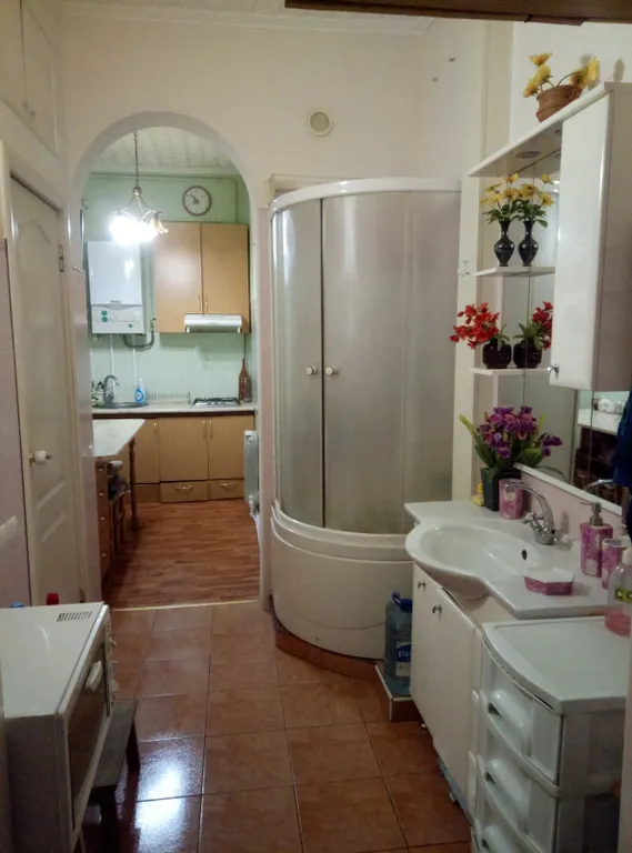 Квартира трёхкомнатная в переулке Батурина, 60 м², Ливадия — ванная комната
