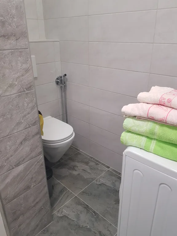 Квартира двухкомнатная на улице Хозяйственной, 50 м², Евпатория — фото 11