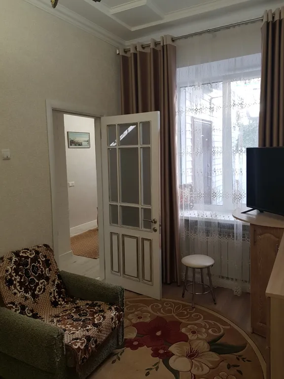 Квартира двухкомнатная на улице Хозяйственной, 50 м², Евпатория — фото 4