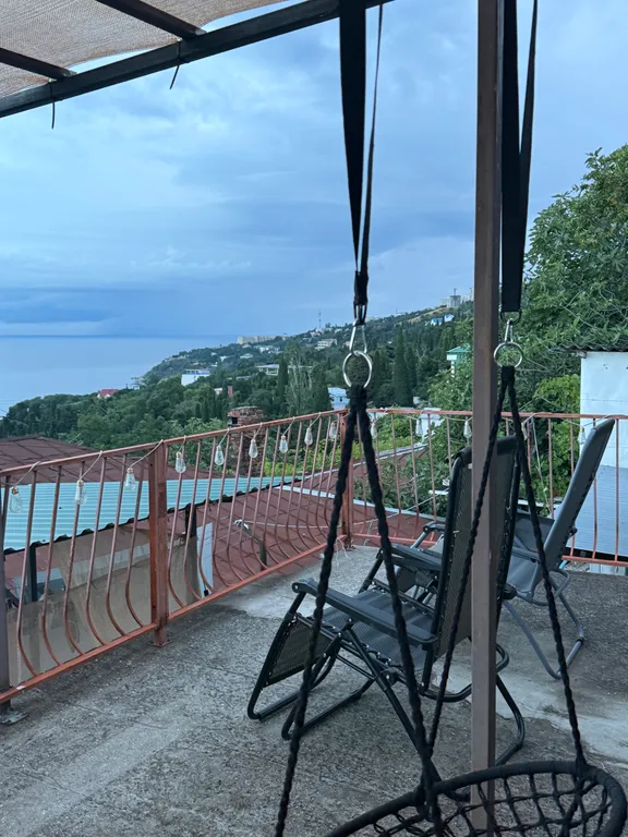 Дом 2-местный на улице имени Розы Люксембург, 13 м², Алупка — фото 4