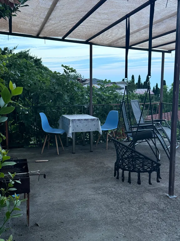 Дом 2-местный на улице имени Розы Люксембург, 13 м², Алупка — фото 6