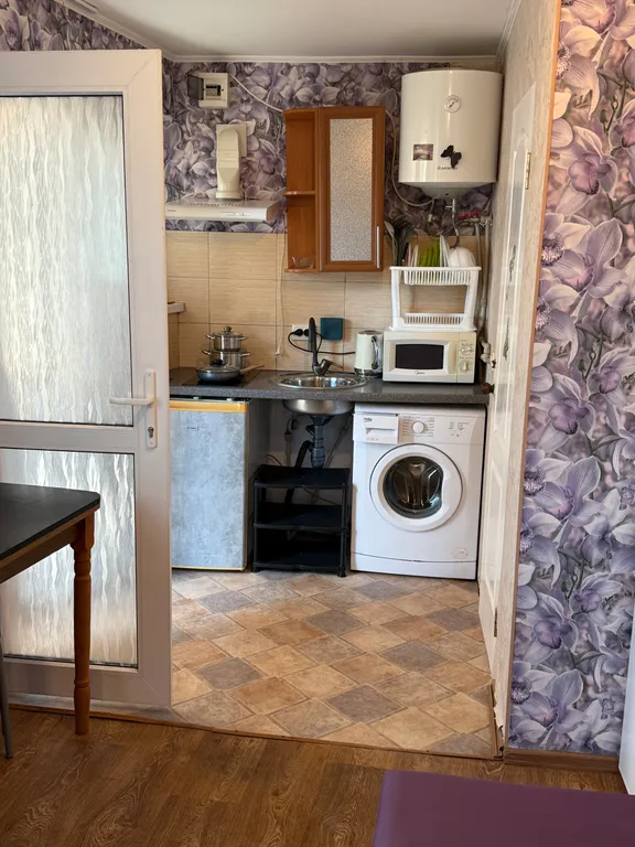 Дом 2-местный на улице имени Розы Люксембург, 13 м², Алупка — фото 13