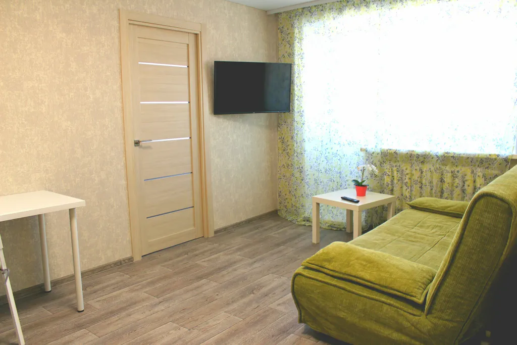 Квартира двухкомнатная на улице Грибоедова, 46 м², Дзержинск — спальня, фото 2
