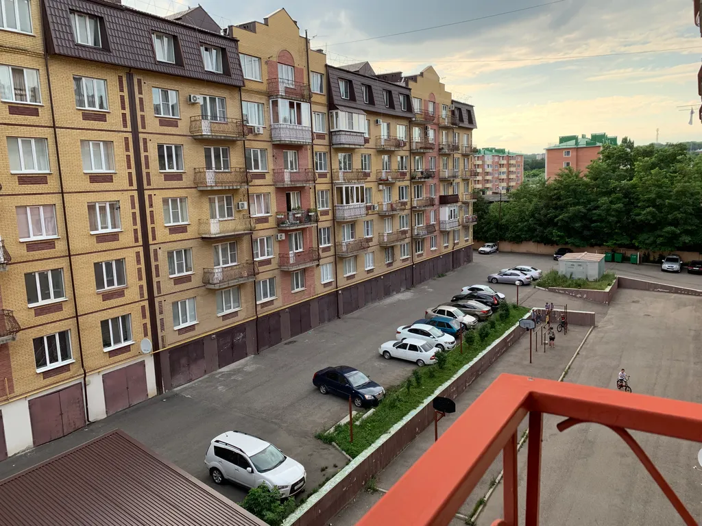 Студия однокомнатная на улице Орджоникидзе, 12 м², Ессентуки — вид из окна