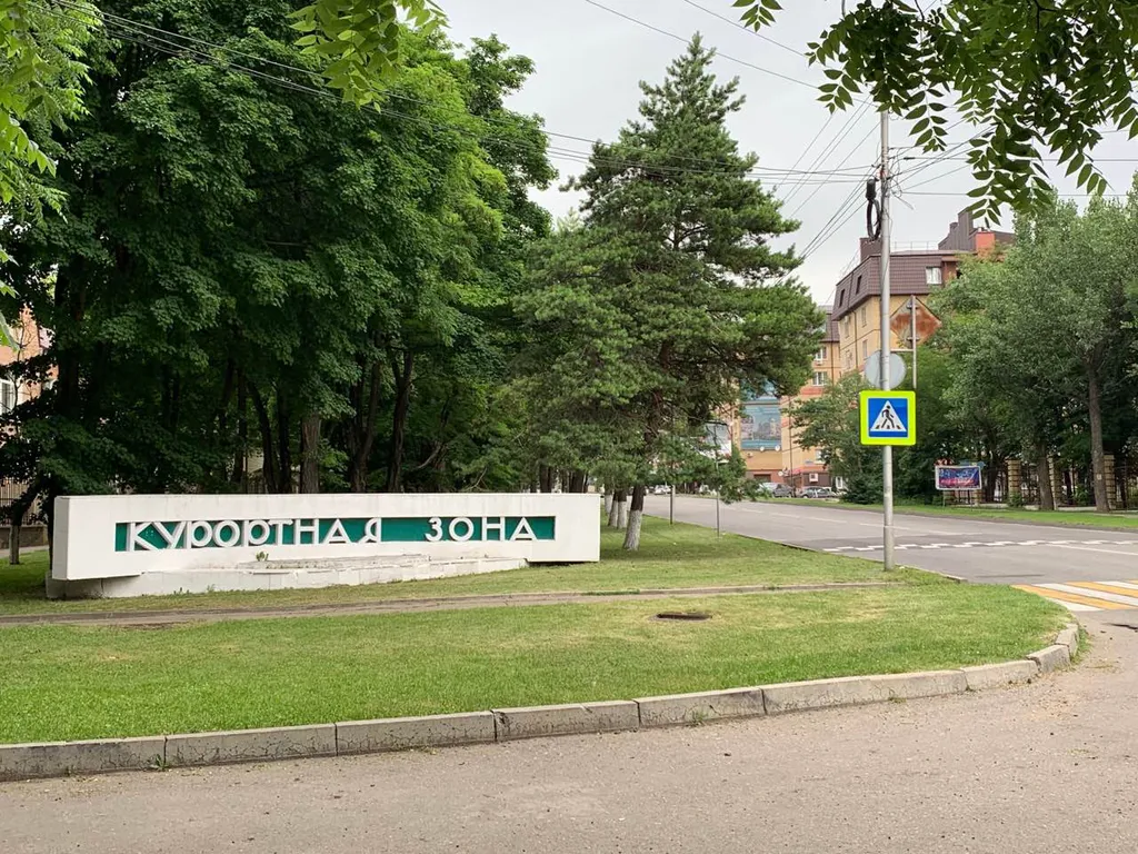 Студия однокомнатная на улице Орджоникидзе, 12 м², Ессентуки — двор