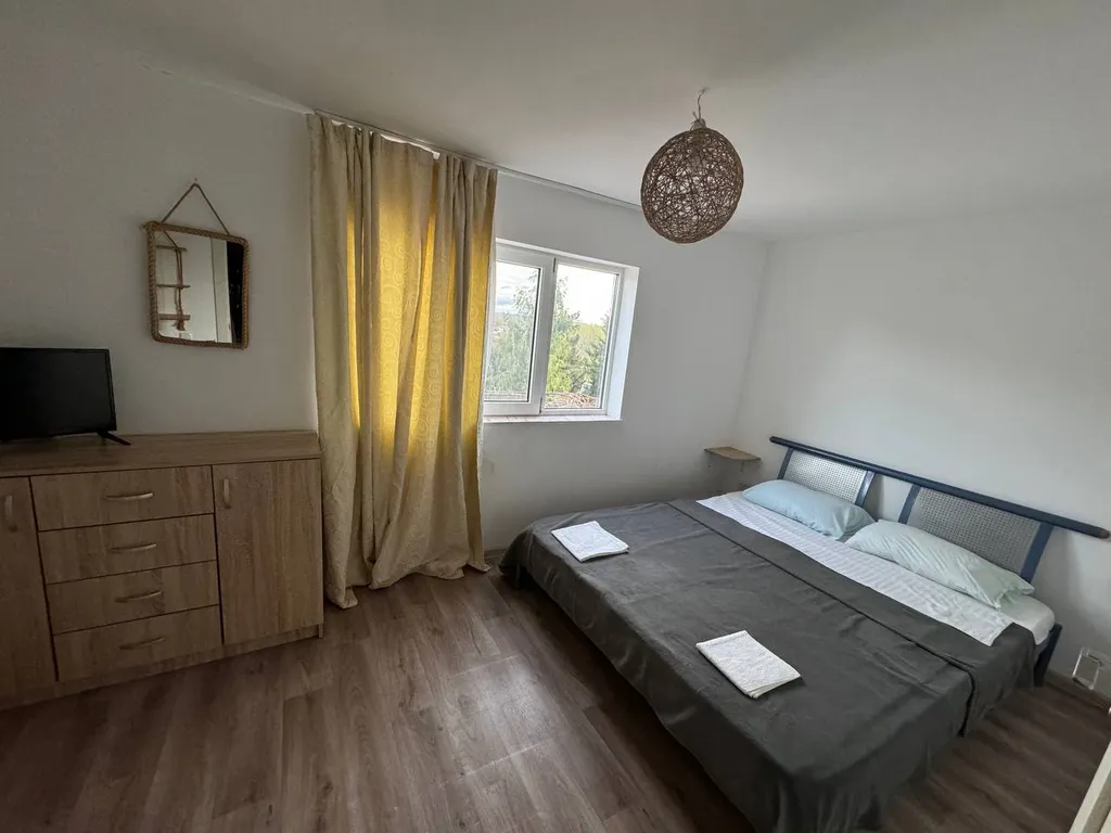 Дом с бассейном и баней рядом с лучшим песчаным пляжем в Орловке