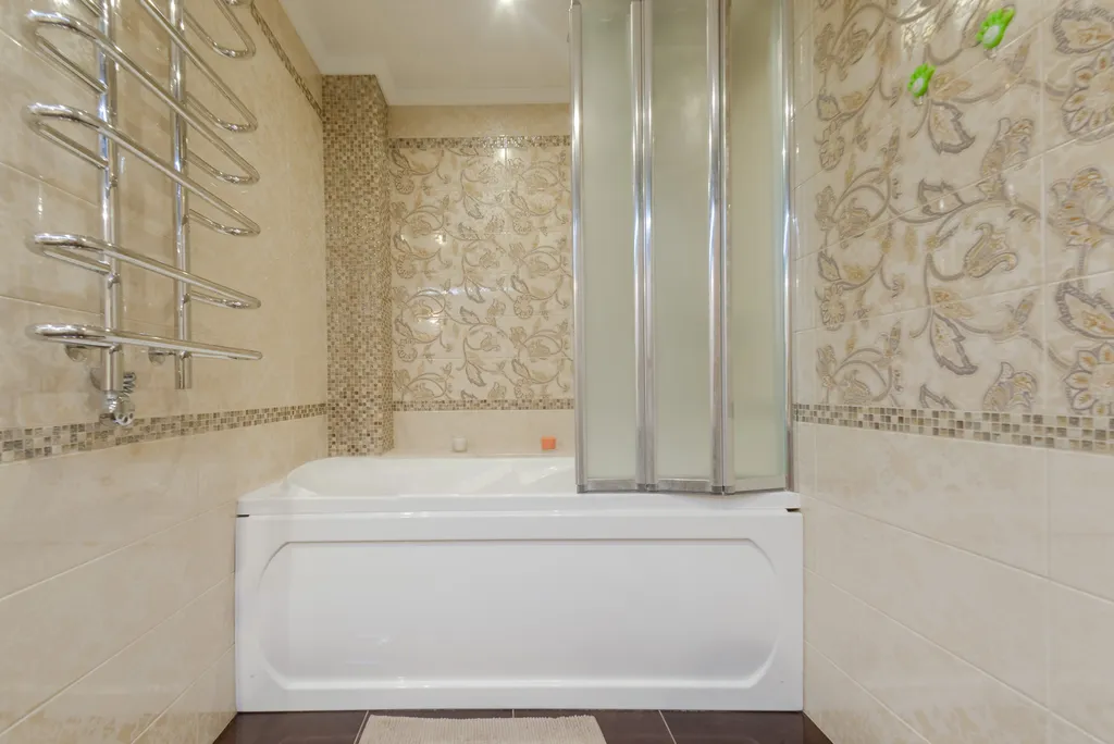 Квартира двухкомнатная у метро Кремлёвская, 90 м², Казань — ванная комната, фото 2