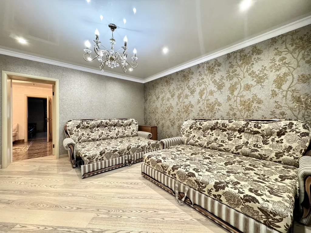Квартира двухкомнатная у метро Кремлёвская, 90 м², Казань — спальня, фото 2
