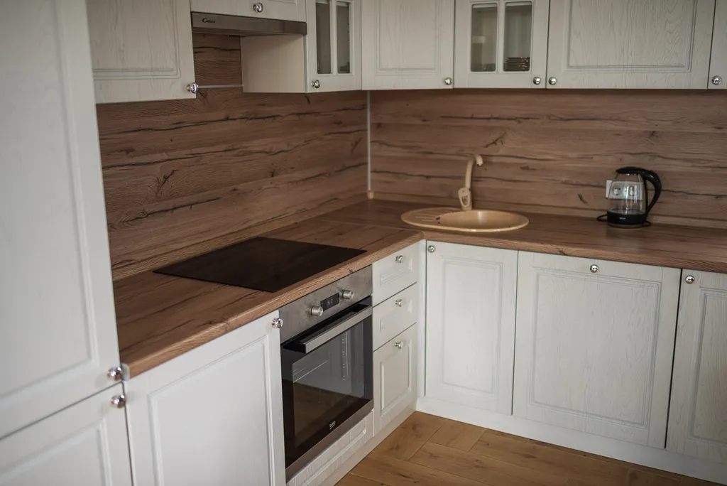 Дом 8-местный на улице Новой, 140 м², Борисоглебская Слобода — кухня, фото 4