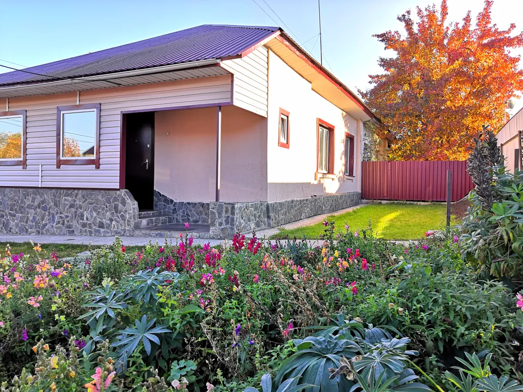 Небольшой коттедж в курортной зоне