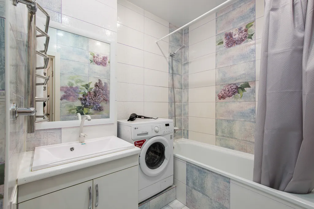 Квартира двухкомнатная на улице Пирогова, 44 м², Чебоксары — ванная комната