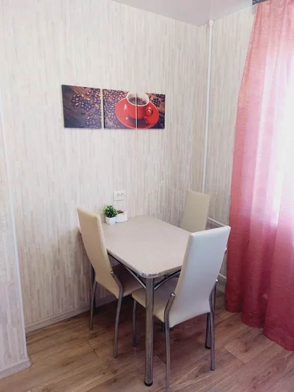 Квартира однокомнатная на улице Бочарикова, 36 м², Новокуйбышевск — кухня