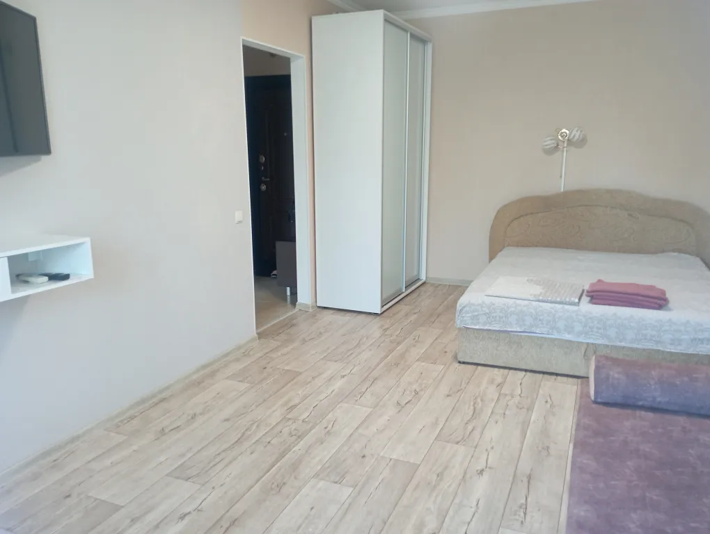 Квартира однокомнатная на улице Куйбышева, 35 м², Симферополь — спальня, фото 2