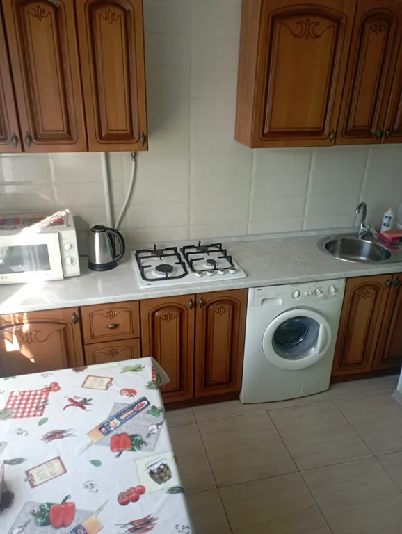 Квартира однокомнатная на улице Куйбышева, 35 м², Симферополь — кухня, фото 2