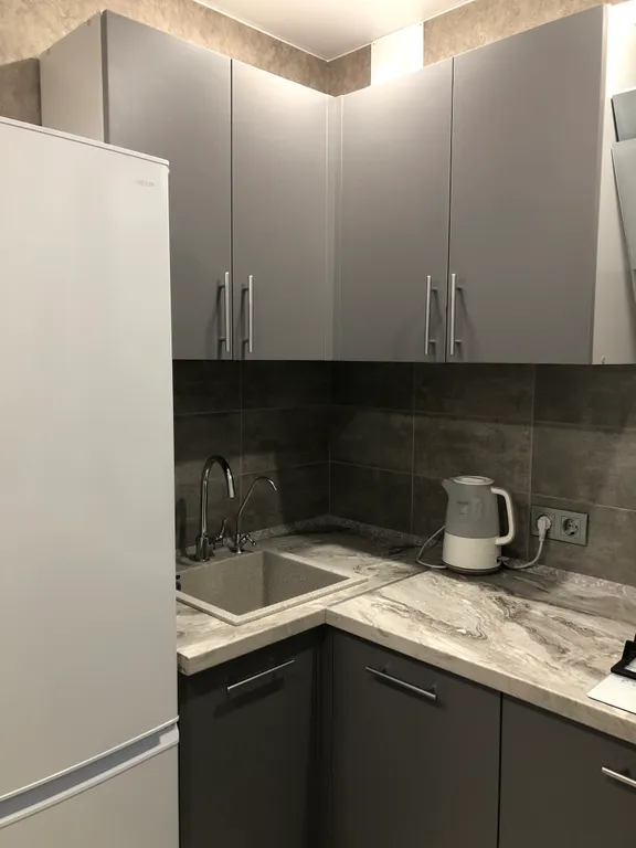 Квартира двухкомнатная на улице Ухтомского, 45 м², Ярославль — кухня, фото 2