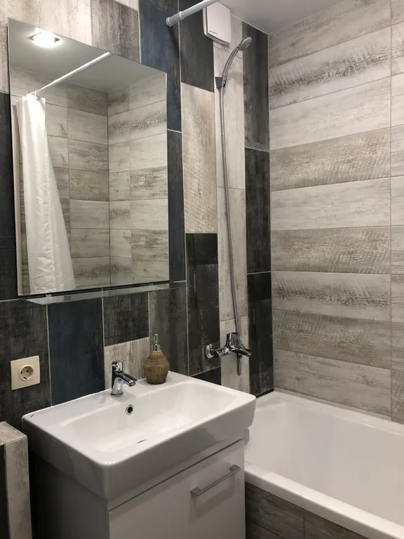Квартира двухкомнатная на улице Ухтомского, 45 м², Ярославль — ванная комната, фото 2