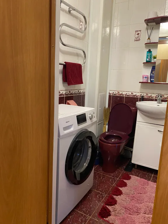 Студия однокомнатная на улице Макаренко, 38 м², Таштагол — ванная комната, фото 2