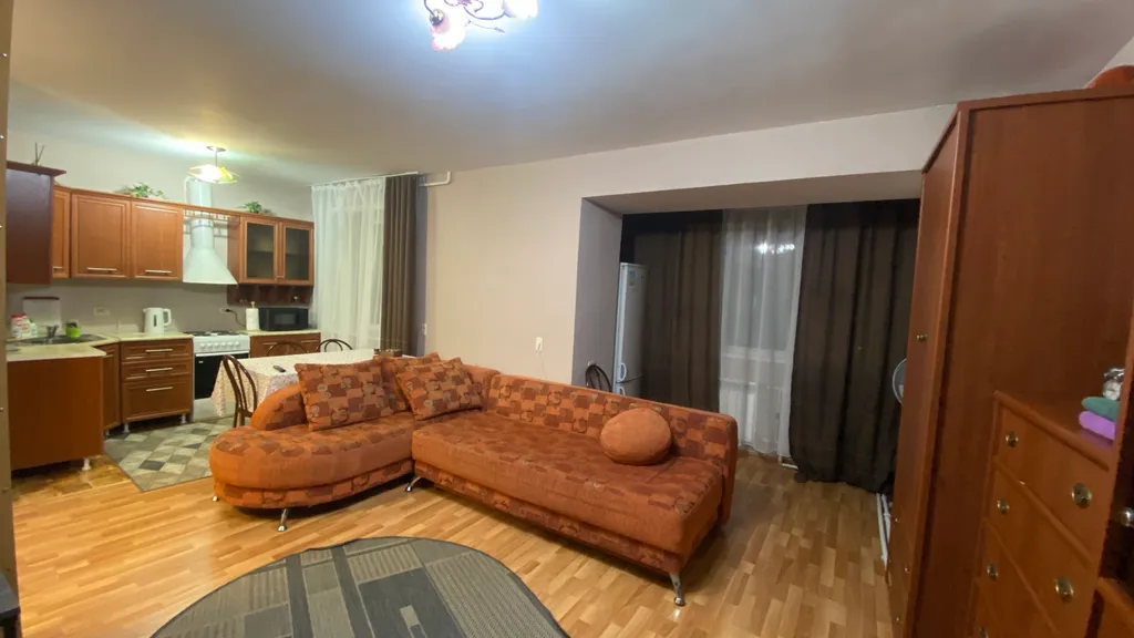 Студия однокомнатная на улице Макаренко, 38 м², Таштагол — спальня, фото 4