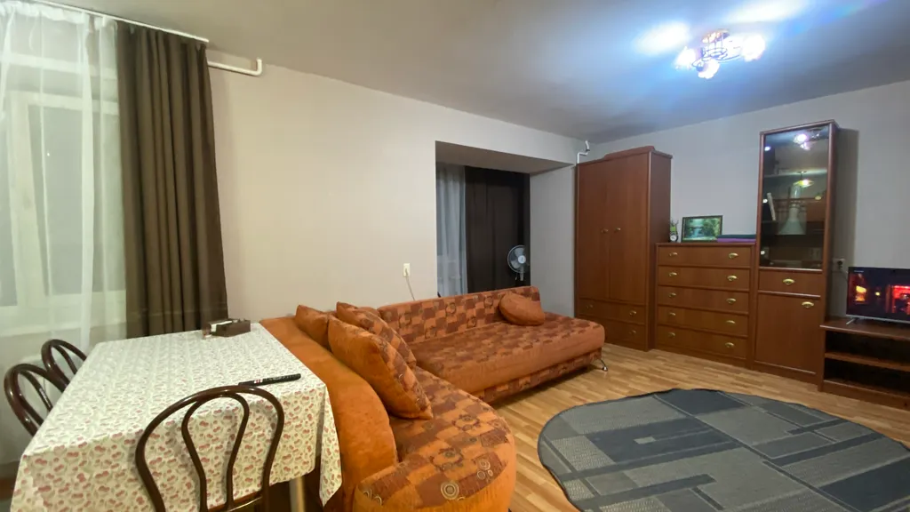 Студия однокомнатная на улице Макаренко, 38 м², Таштагол — спальня, фото 5