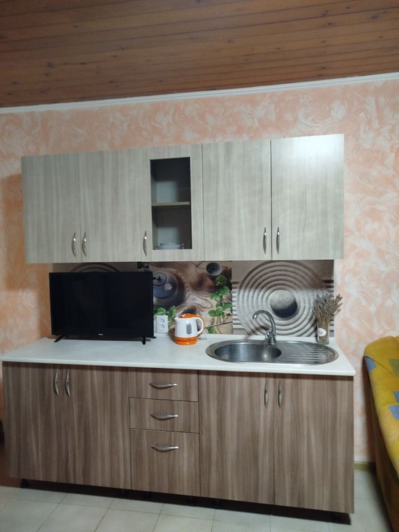 Четырёхместный номер имеется своя миникухня — спальное место
