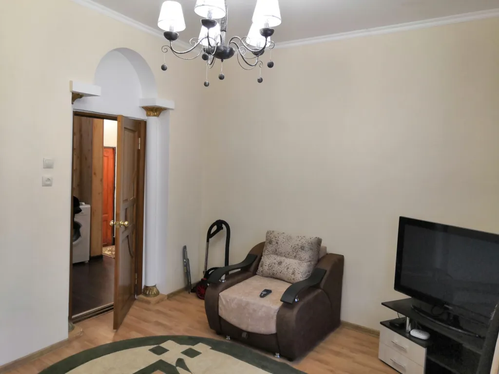 Квартира двухкомнатная на улице Красноармейской, 57 м², Кисловодск — спальня, фото 3