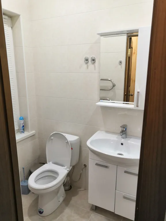 Квартира двухкомнатная на улице Красноармейской, 57 м², Кисловодск — ванная комната, фото 2