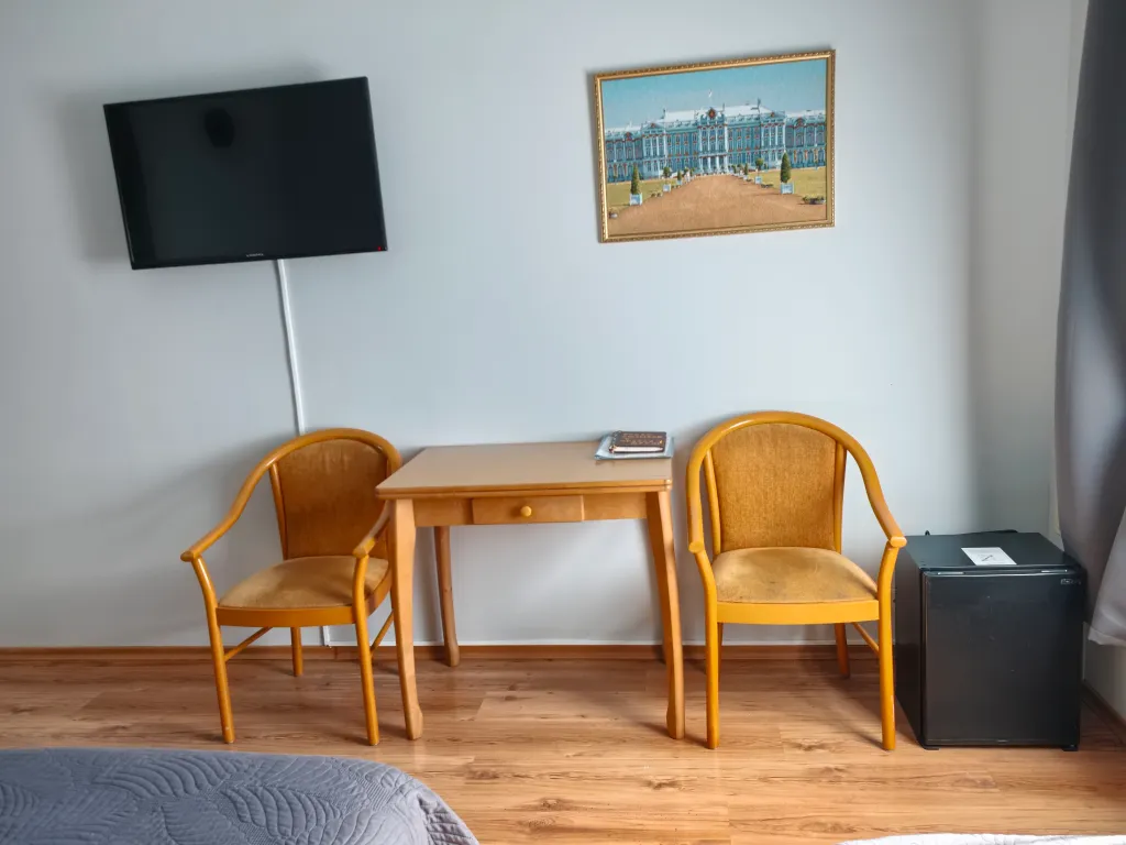 Трёхместный номер COMFORT Трехместная комната повышенной комфортности для 3-х взрослых — Парк Лейн Инн, фото 5 из 5
