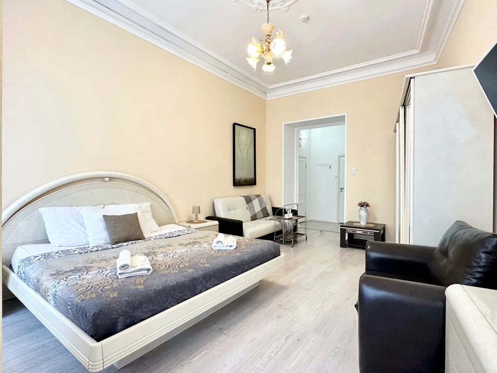 Двухместный с 1 кроватью Полулюкс с балконом