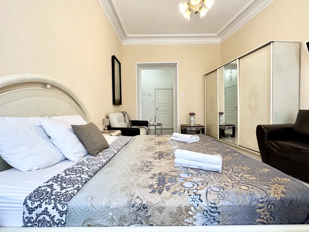 Двухместный с 1 кроватью Полулюкс с балконом