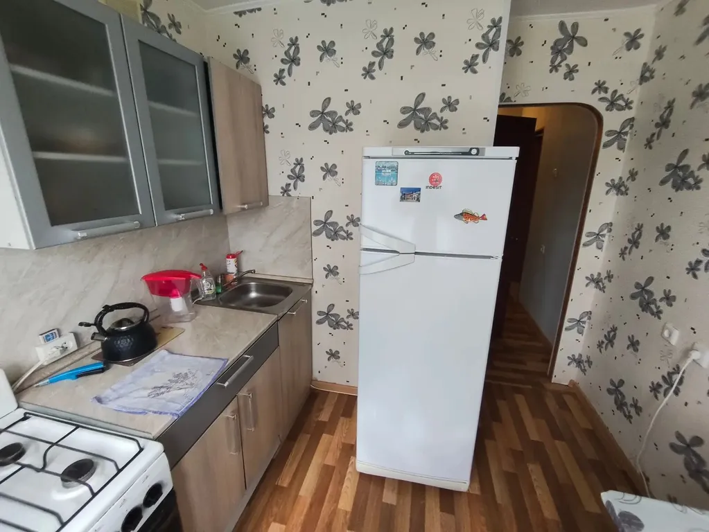 Квартира однокомнатная на улице Тимура Фрунзе - Оловянка, 30 м², Великий Новгород — кухня, фото 10
