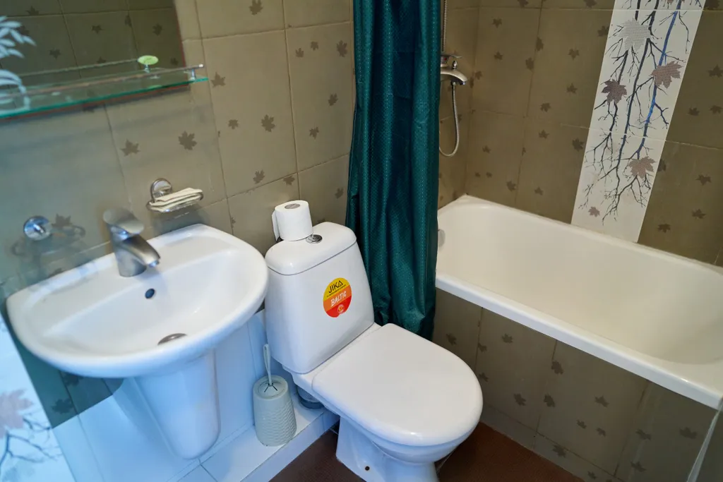 Двухуровневые апартаменты белые