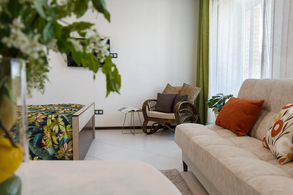 Студия однокомнатная в Октябрьском, 42 м², Иркутск — спальня, фото 3