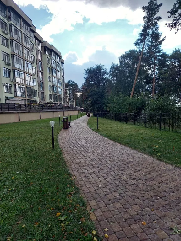 Квартира однокомнатная на улице Почтовой, 50 м², Рязань — двор, фото 2
