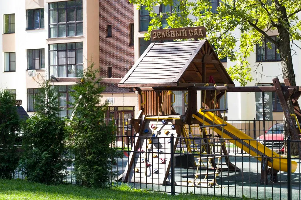 Квартира однокомнатная на улице Почтовой, 50 м², Рязань — двор, фото 3