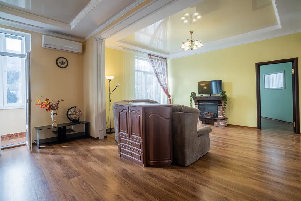 Квартира двухкомнатная на улице Щорсе, 60 м², Ялта — фото 12