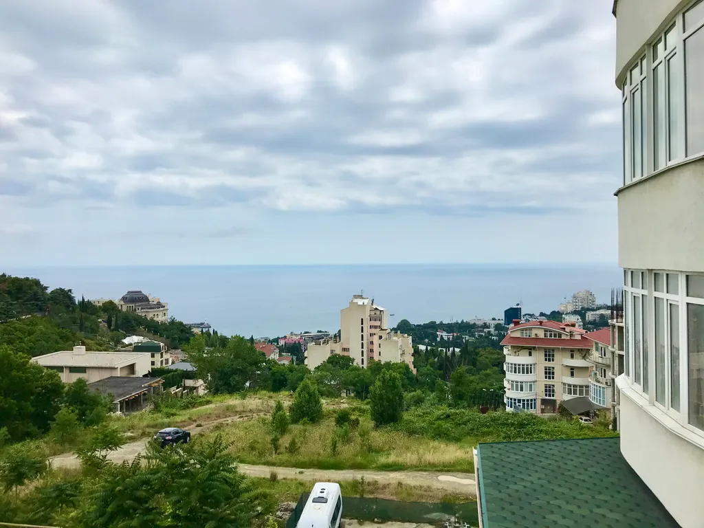Квартира двухкомнатная на улице Щорсе, 60 м², Ялта — фото 17