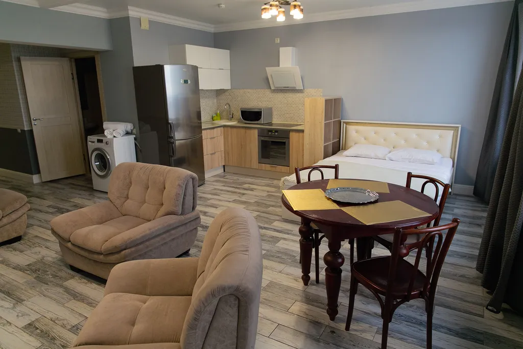 Студия однокомнатная в Железнодорожном, 50 м², Красноярск — кухня