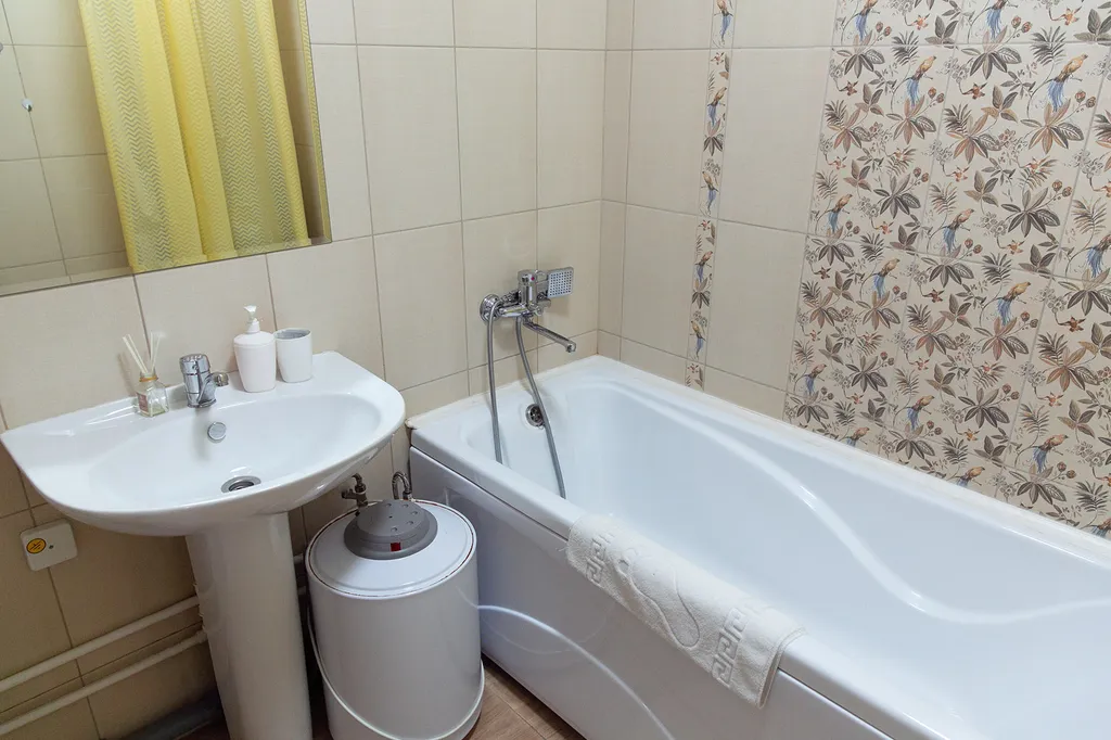 Студия однокомнатная в Железнодорожном, 50 м², Красноярск — ванная комната
