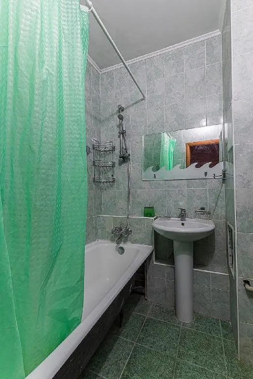 Квартира двухкомнатная в Нижегородском, 65 м², Нижний Новгород — ванная комната, фото 2
