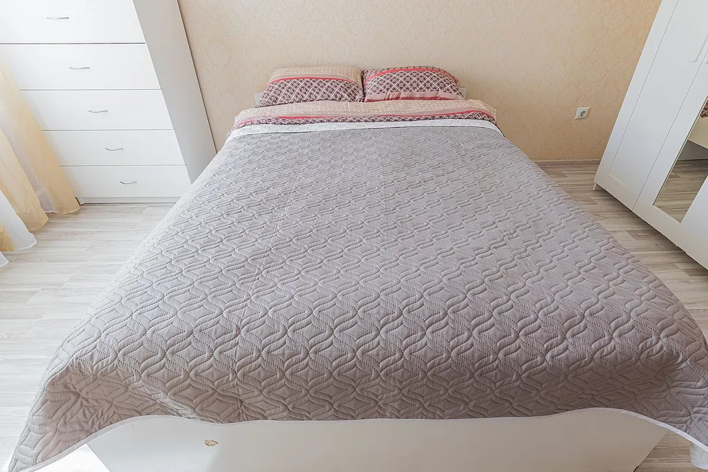 Квартира двухкомнатная в Нижегородском, 65 м², Нижний Новгород — спальня, фото 2