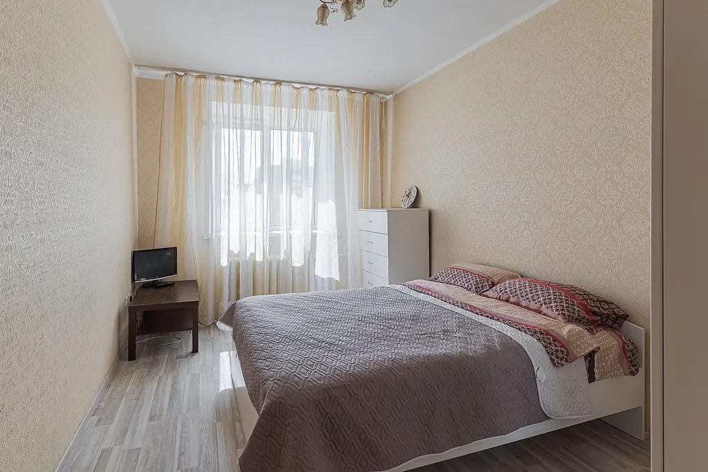 Квартира двухкомнатная в Нижегородском, 65 м², Нижний Новгород — спальня, фото 5