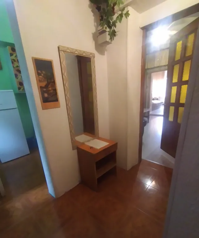 Квартира трёхкомнатная на улице Толстого, 50 м², Ялта — фото 13