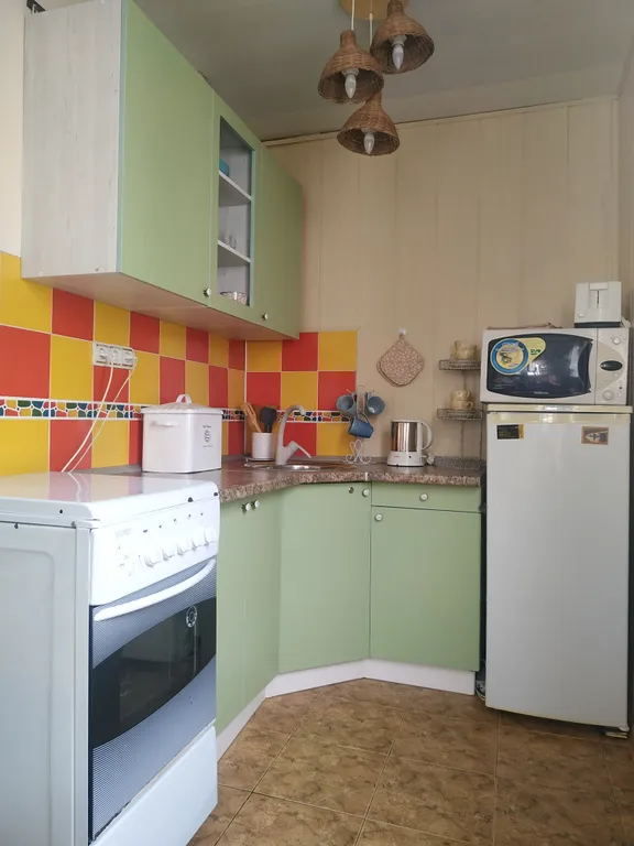 Квартира двухкомнатная на проспекте Кирова, 46 м², Пятигорск — кухня